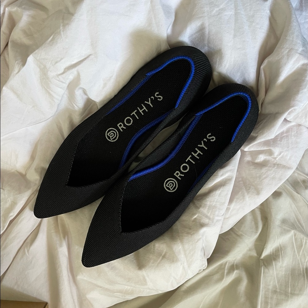 ROTHY’S POINTED-TOE FLATS